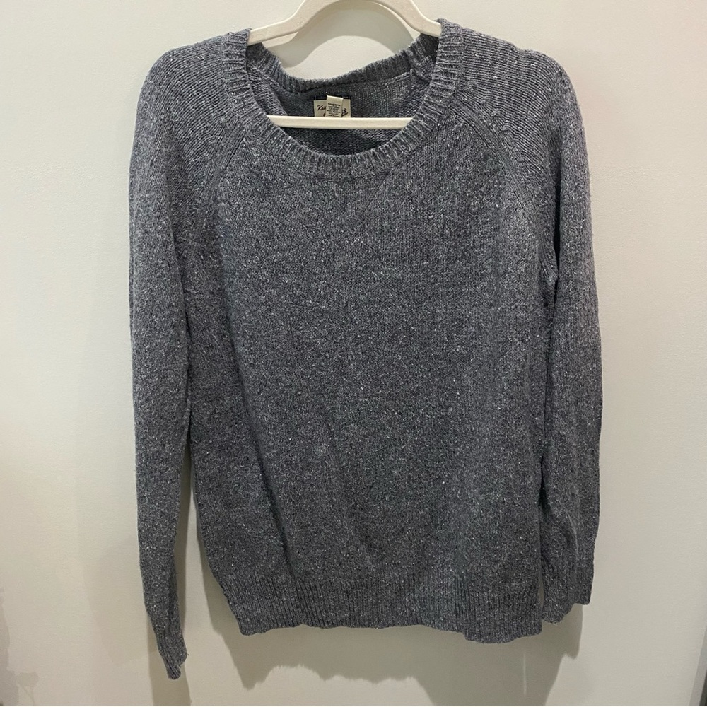 Bass woman’s sweater